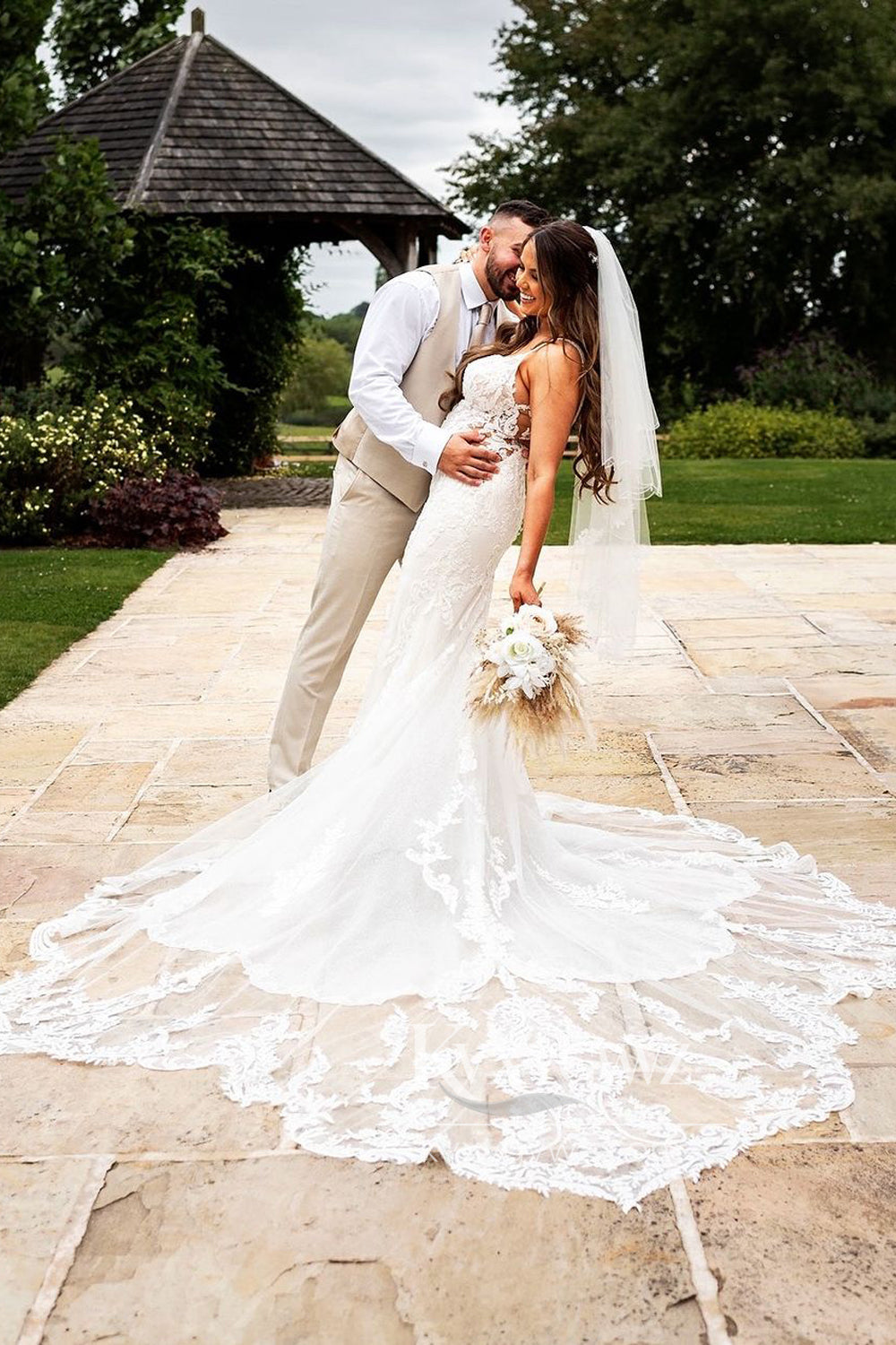 Glamorous Mermaid Spaghetti Strap V Neck Lace Wedding Dresses Gown with Appliques HS670