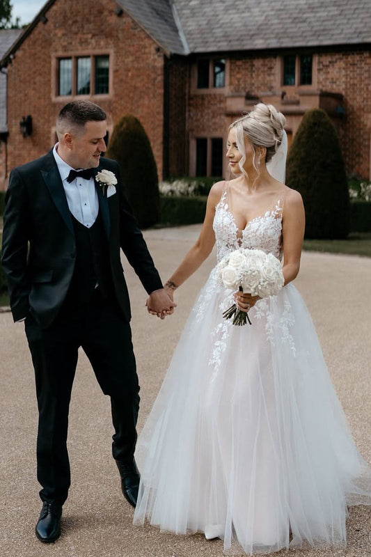 Pastoral Style A Line V Neck Tulle Wedding Dresses Gown with Appliques HS822