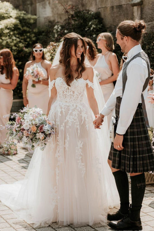 A-Line Off the Shoulder Tulle Appliques Wedding Dresses Gown HS831