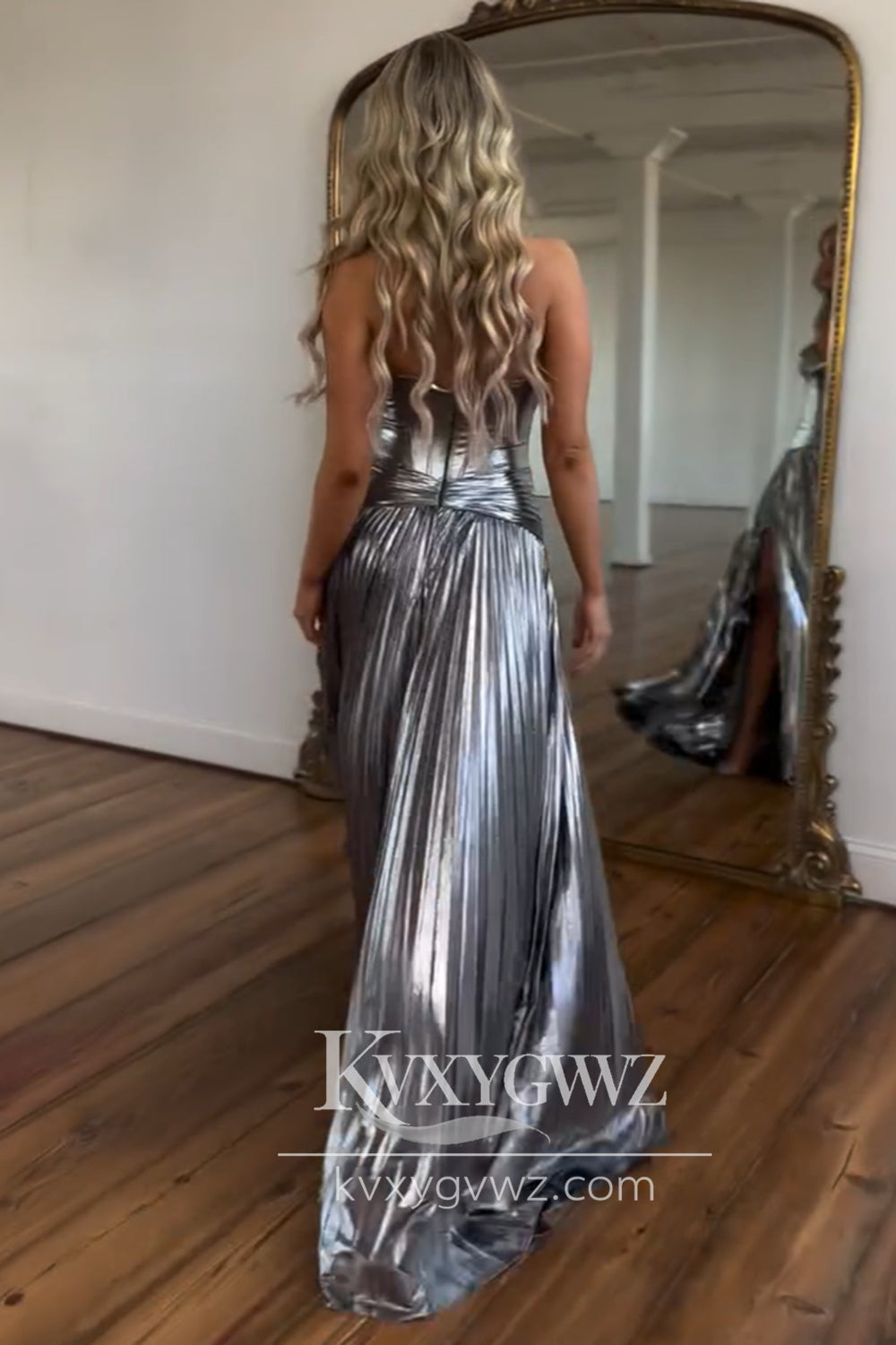 Stunning A Line Sweetheart Evening Gown Gold Pleated Prom Dress with Slit LF723