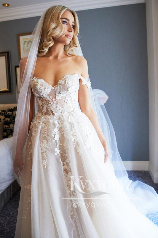 Glamorous Ball Gown Sweetheart Tulle Wedding Dresses Gown with Lace HS730
