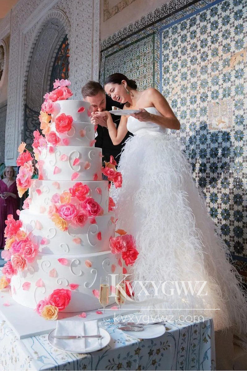 A-Line Strapless Satin Wedding Dresses Gown with Feather HS734