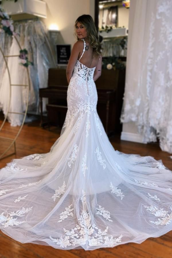 Graceful Mermaid V Neck Lace Long Wedding Dresses Gown with Appliques HS963