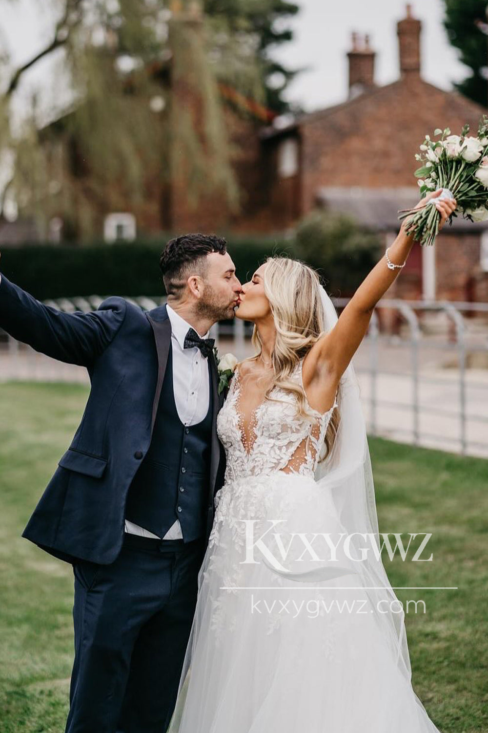Boho A Line V Neck Tulle Wedding Dresses Gown with Appliques HS815