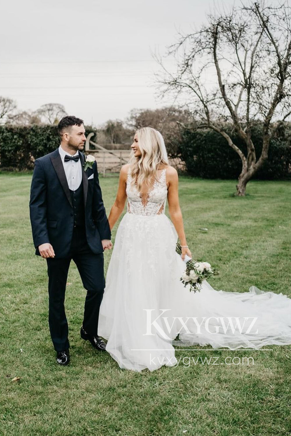 Boho A Line V Neck Tulle Wedding Dresses Gown with Appliques HS815