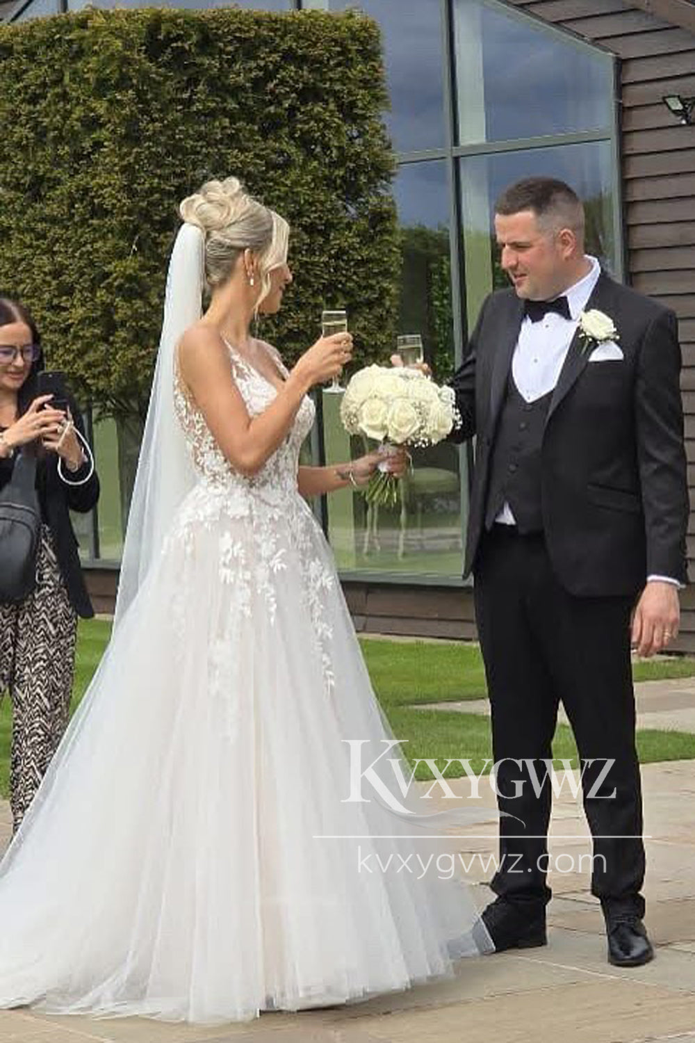 Pastoral Style A Line V Neck Tulle Wedding Dresses Gown with Appliques HS822