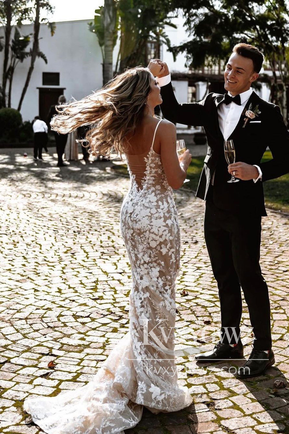 Luxurious Mermaid V Neck Lace Wedding Dresses Gown With Sweep Train HS835