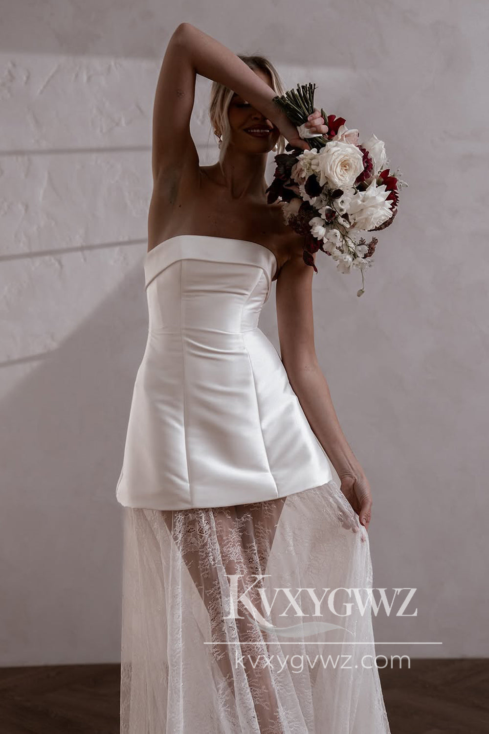 Modern Sheath Strapless Satin Short Wedding Dresses Gown with Lace HS876