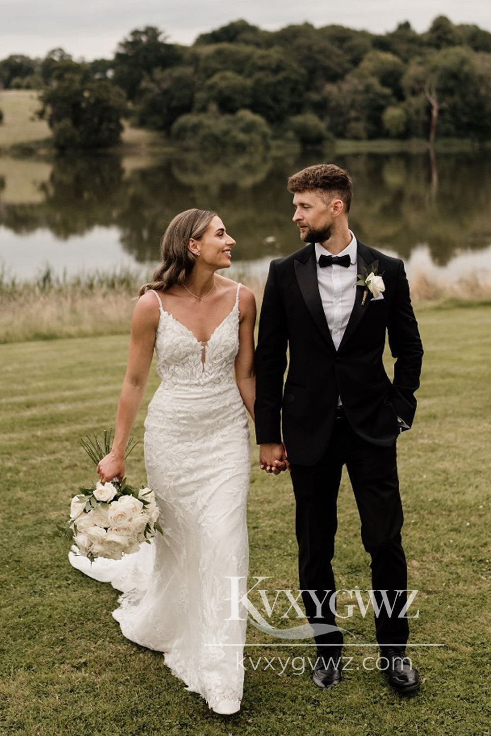 Graceful Mermaid V Neck Lace Beach Wedding Dresses Gown with Appliques HS893