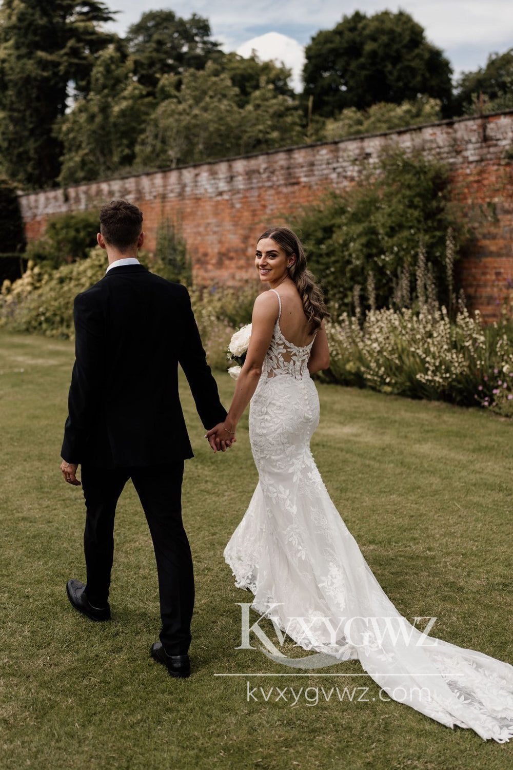 Graceful Mermaid V Neck Lace Beach Wedding Dresses Gown with Appliques HS893