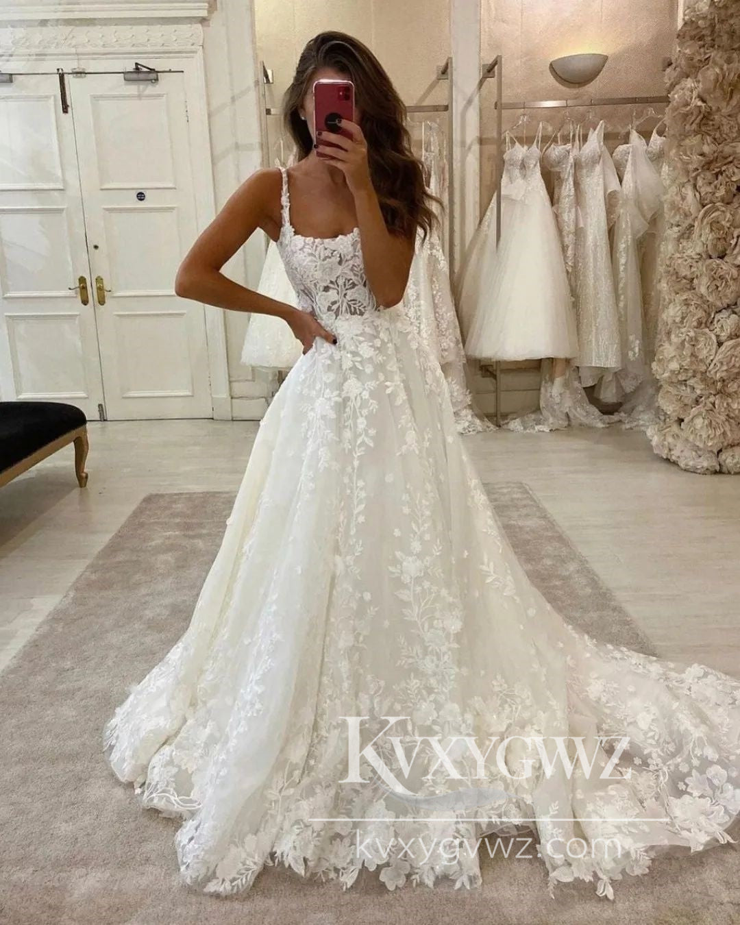 Glamorous Ball Gown Scoop Neck Tulle Wedding Dresses Gown with Appliques HS898