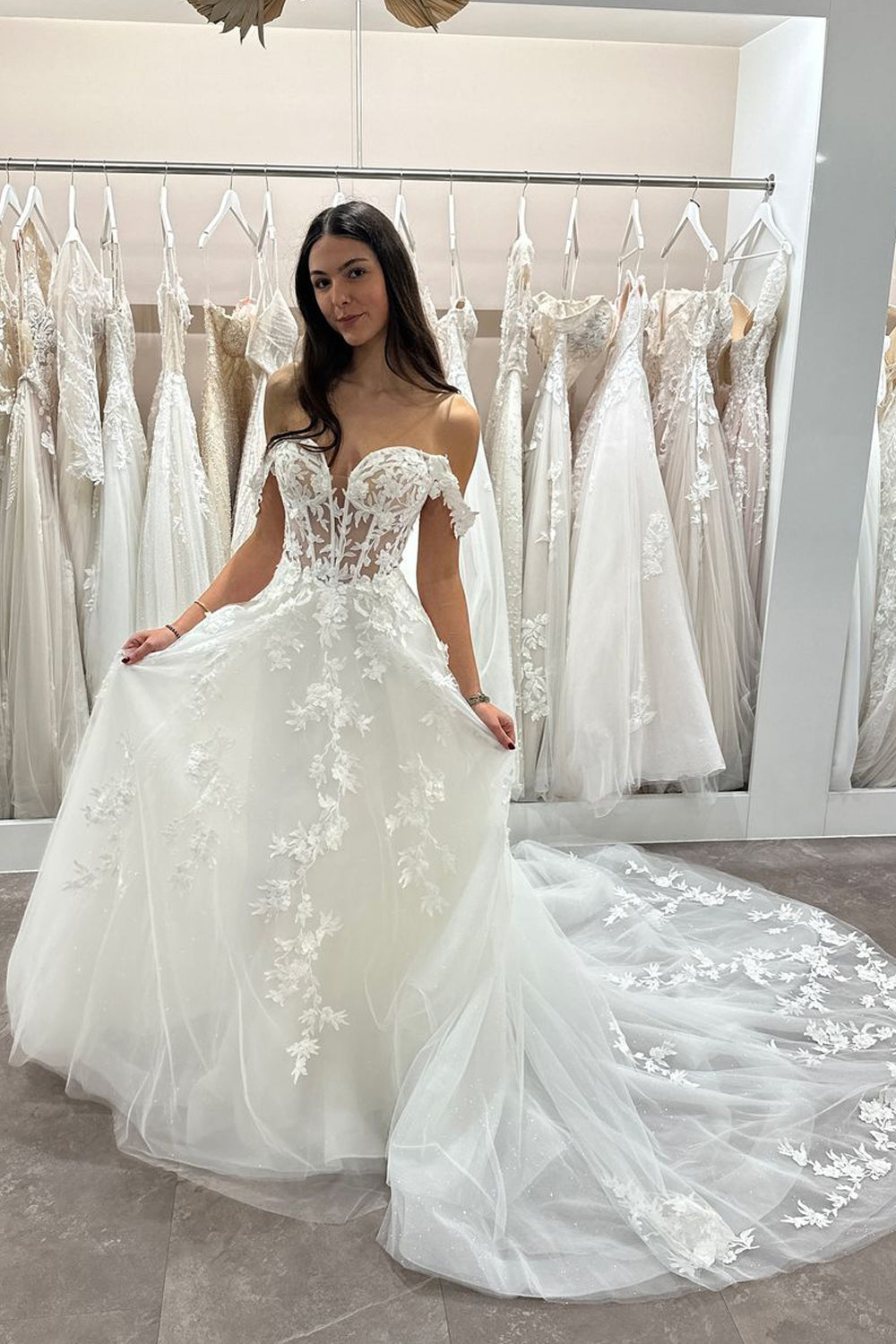 Pastoral Style A Line Off the Shoulder Tulle Wedding Dresses Gown with Appliques HS973