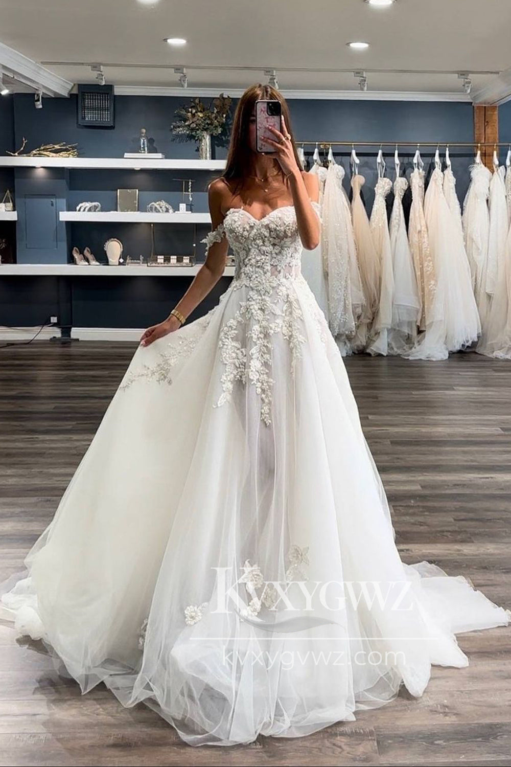 Pastoral Style Ball Gown Sweetheart Tulle Wedding Dresses Gown with Appliques HS948