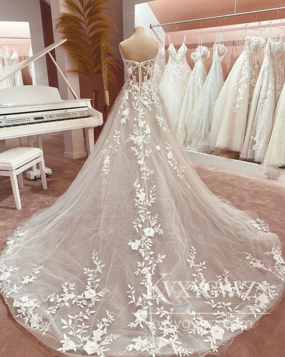 Pastoral Style A Line Sweetheart Tulle Long Wedding Dresses Gown with Appliques HS978