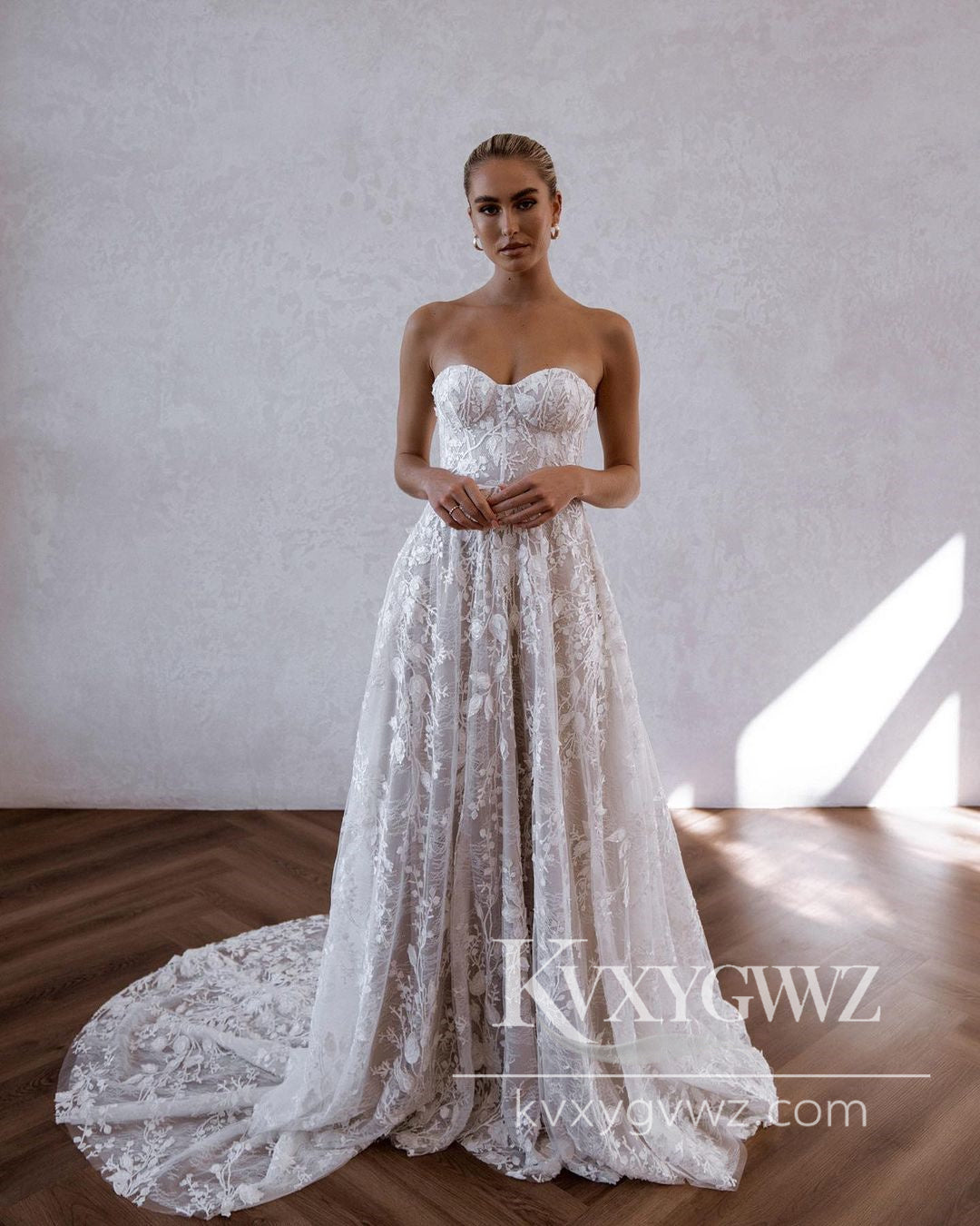 Pastoral Style A Line Sweetheart Lace Wedding Dresses Gown with Appliques HS993