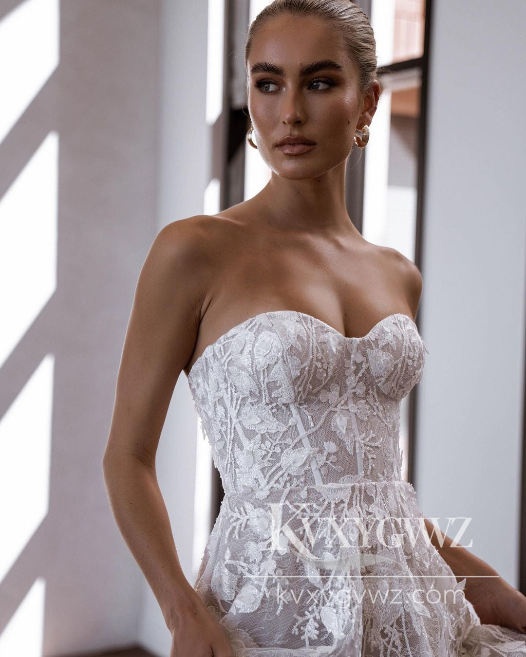Pastoral Style A Line Sweetheart Lace Wedding Dresses Gown with Appliques HS993