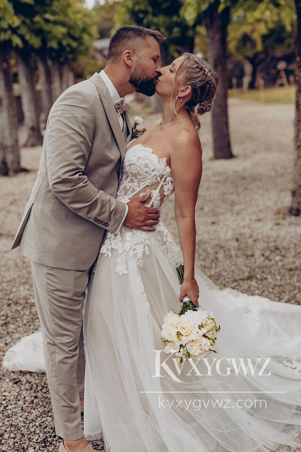 Modern Bohemian A Line Sweetheart Tulle Long Wedding Dresses Gown with Appliques HS999