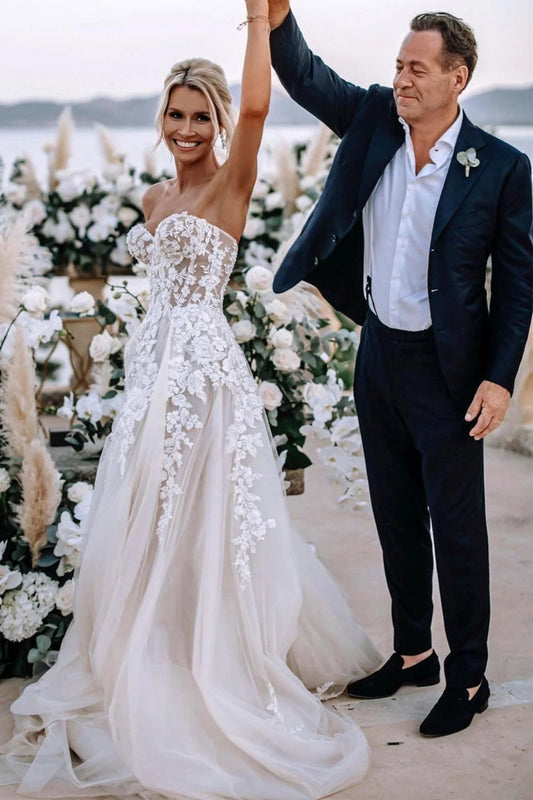 A Line Sweetheart Tulle Wedding Dresses Gown with Appliques VKWD062002