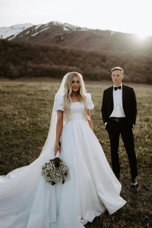 Ball Gown Square Neck White Satin Wedding Dresses Gown HS905