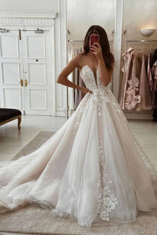 Ball Gown V Neck Champagne Tulle Wedding Dresses Gown with Appliques HS942