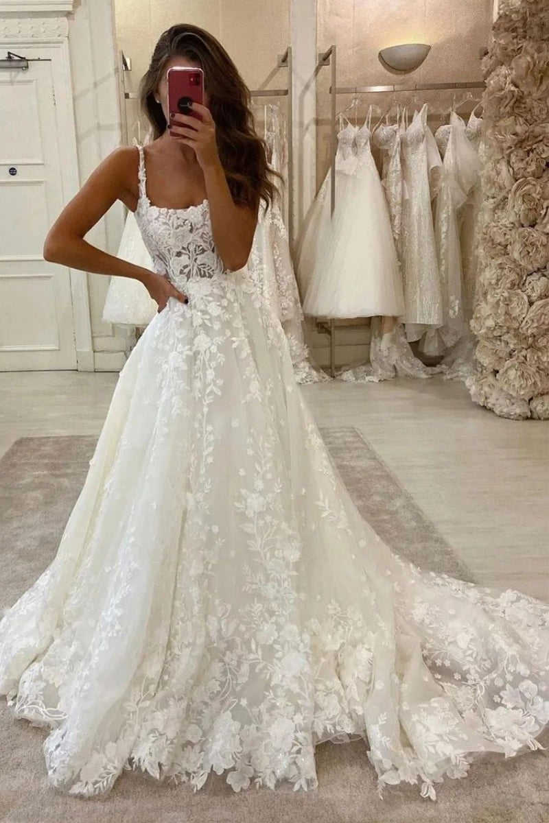 Glamorous Ball Gown Scoop Neck Tulle Wedding Dresses Gown with Appliques HS898