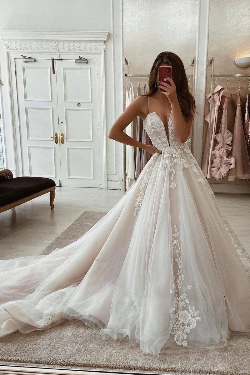 Graceful Ball Gown V Neck Tulle Wedding Dresses Gown with Appliques HS894