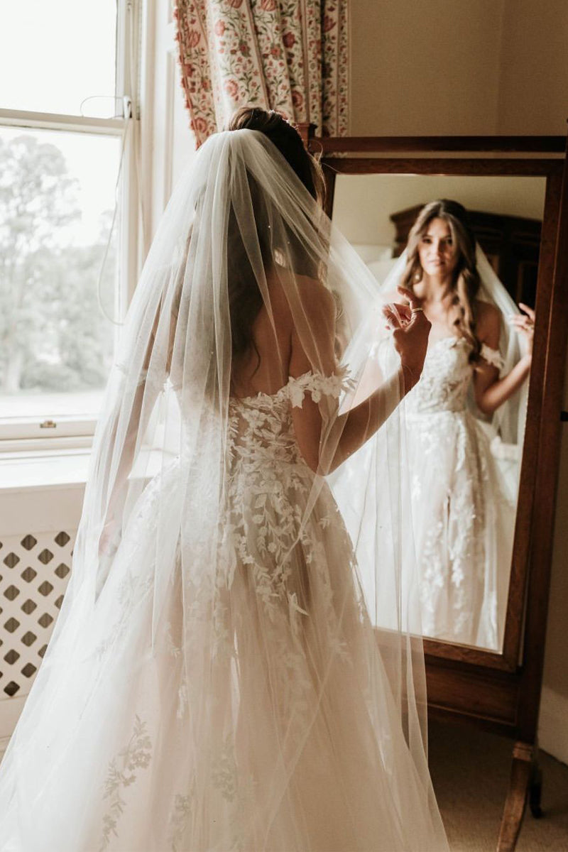 A-Line Off the Shoulder Tulle Appliques Wedding Dresses Gown HS831