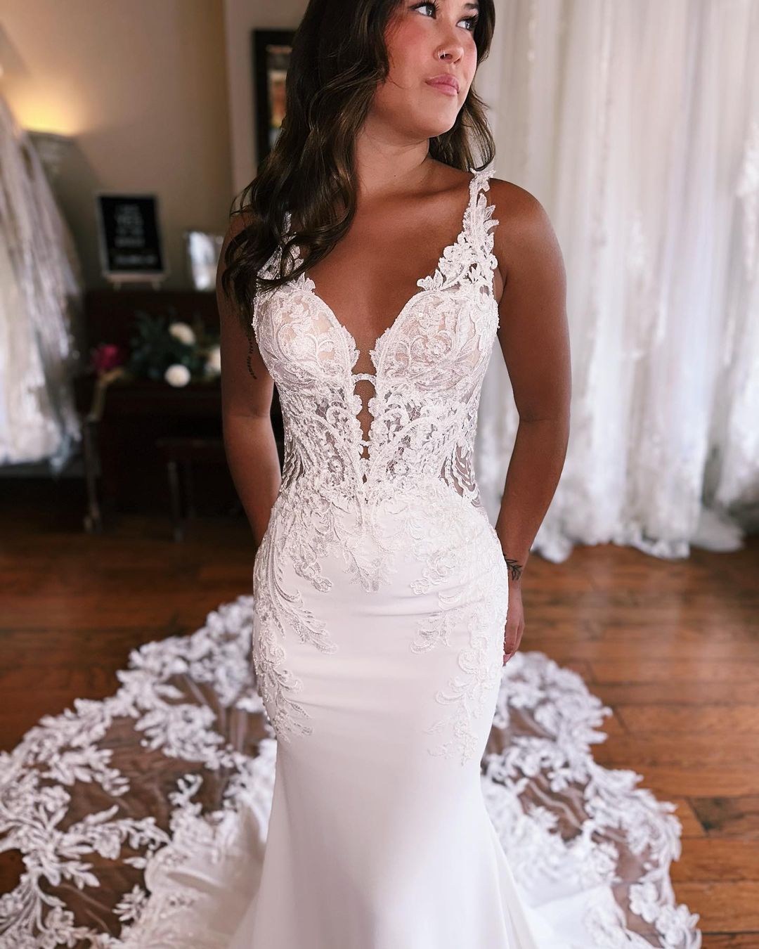 Elegant Mermaid V Neck Satin Wedding Dresses/Gowns with Lace HS23060506