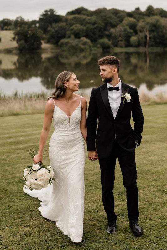 Graceful Mermaid V Neck Lace Beach Wedding Dresses Gown with Appliques HS893
