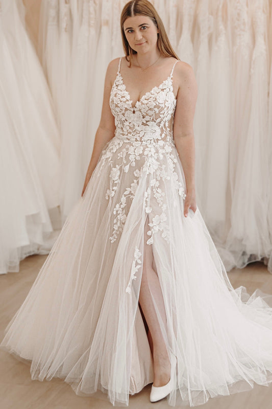 Fairly A-Line V Neck White Tulle Wedding Dresses Gown with Lace Appliques HS943