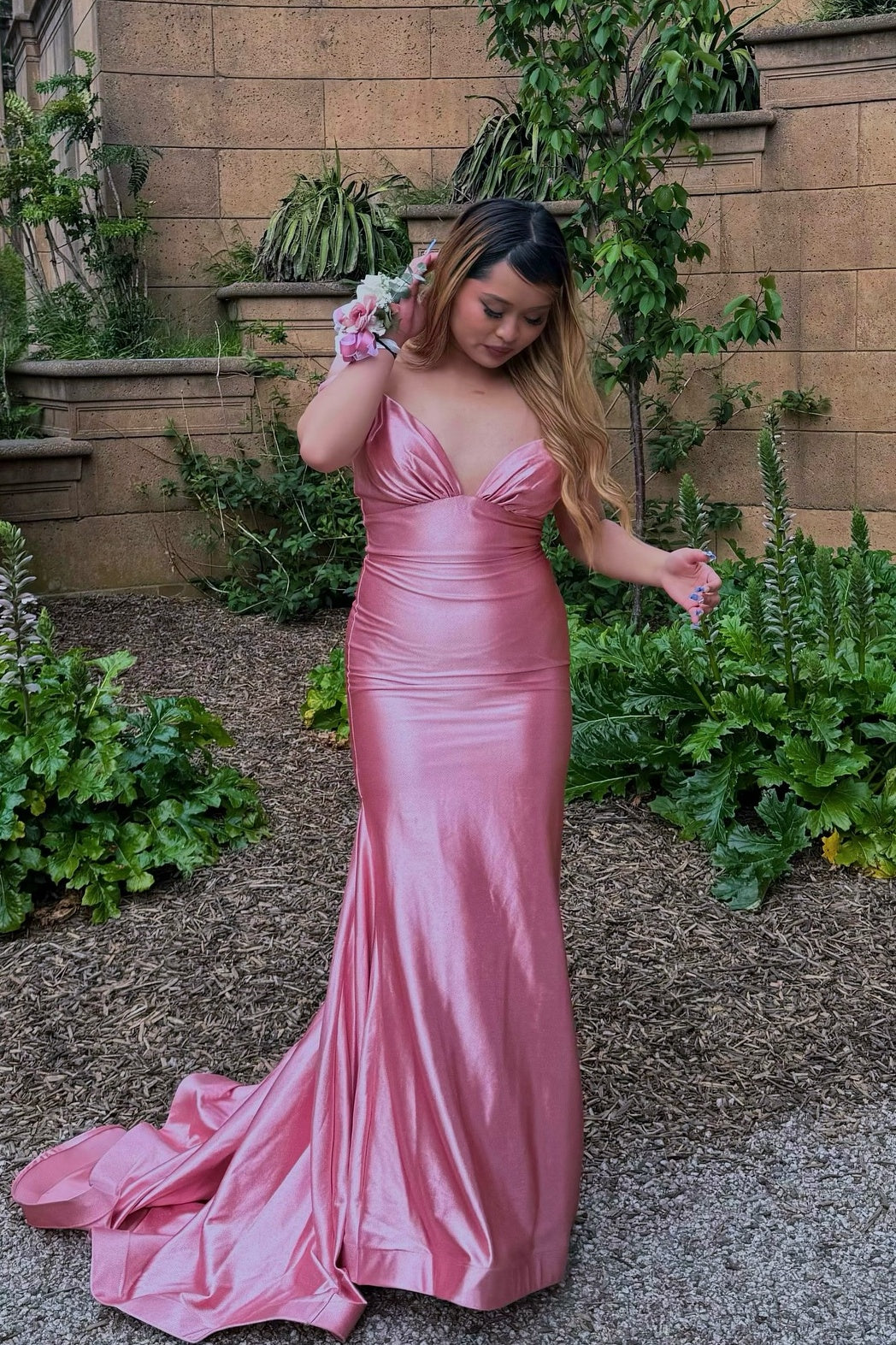 Elegant Pink Mermaid V-Neck Elastic Satin Long Prom Dress Gown