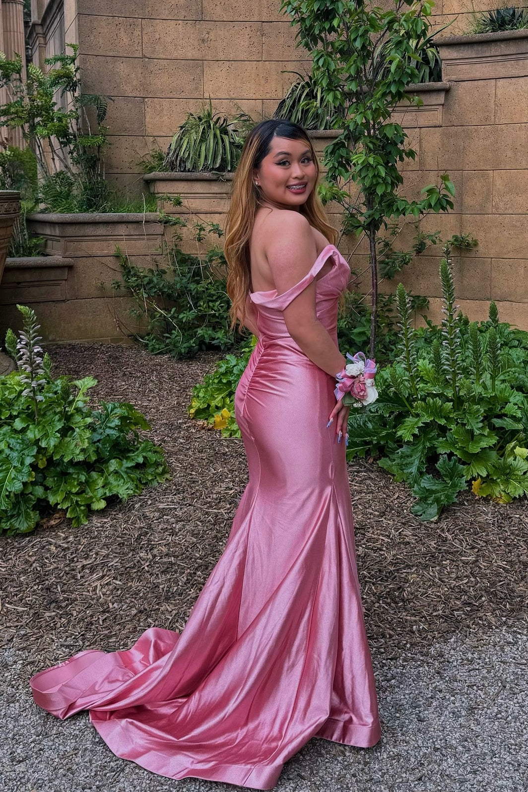 Elegant Pink Mermaid V-Neck Elastic Satin Long Prom Dress Gown